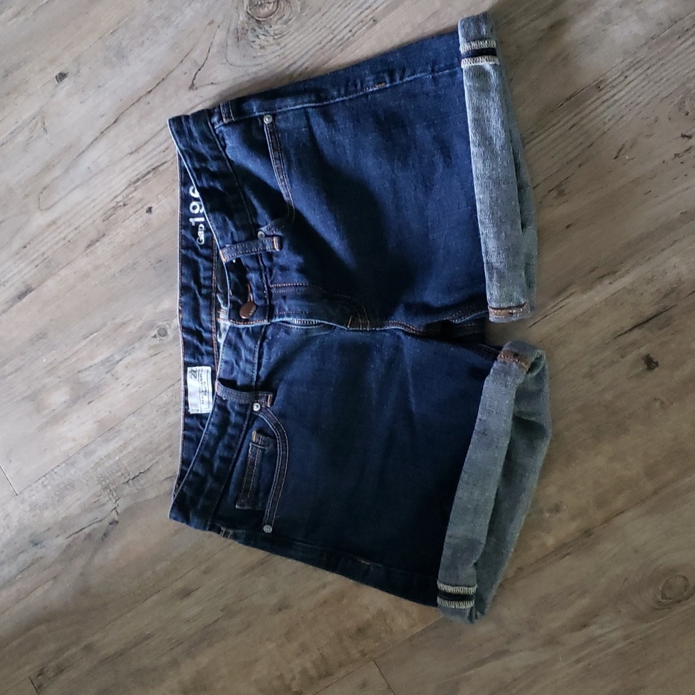 Gap shorts